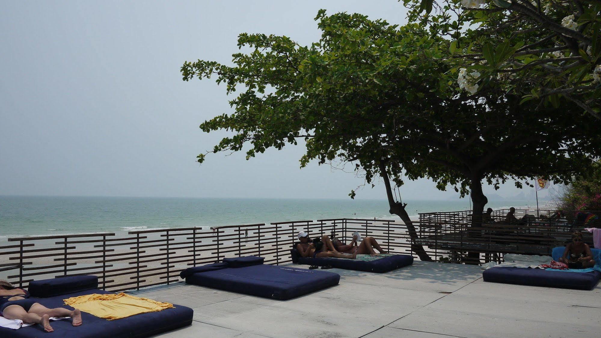 Baan Sanpluem Hua Hin Lägenhet Exteriör bild